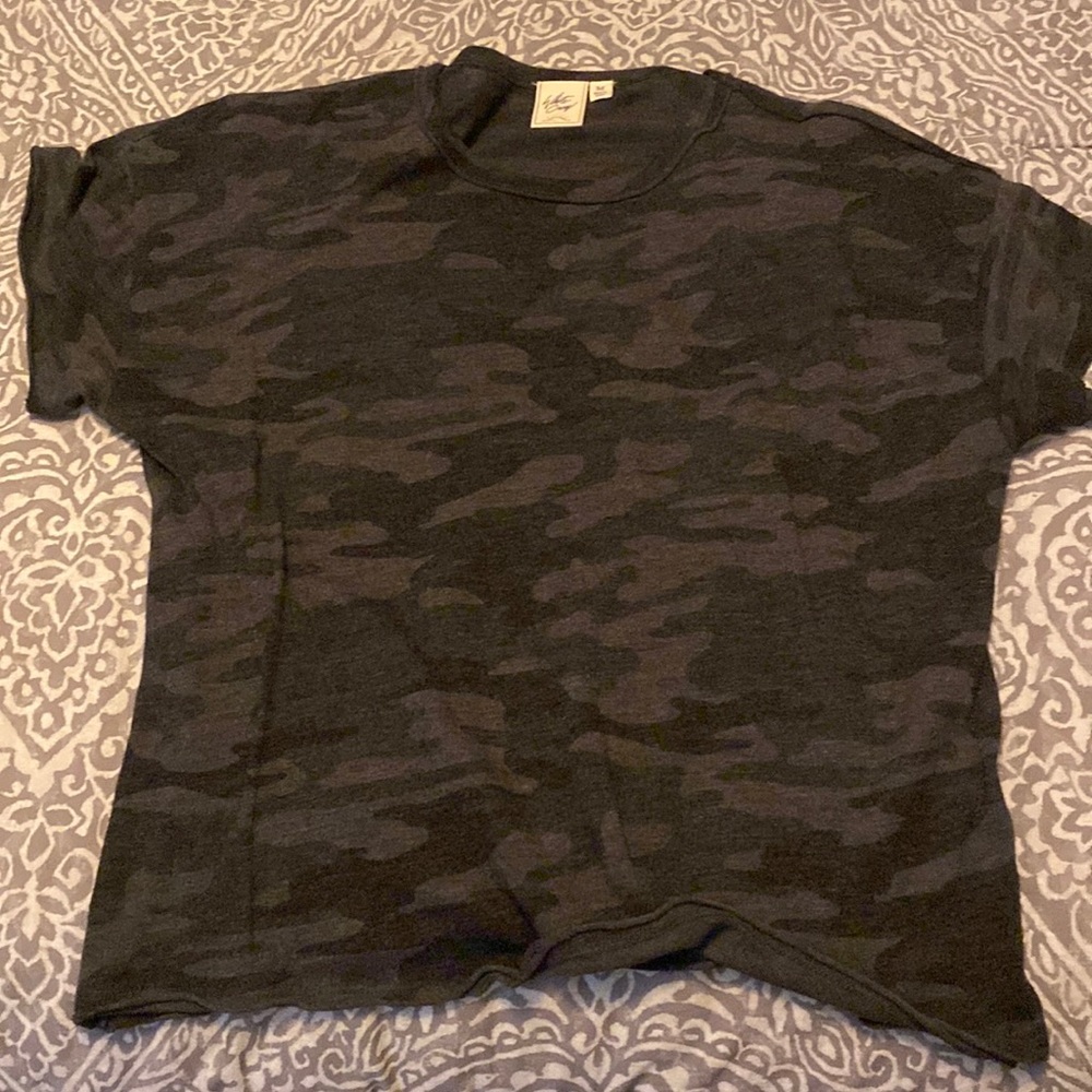 White crow camo T-shirt